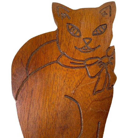 Pet Love Key Holder Wall Hanging Vintage Wood Carved Handmade Cat Feline u - Picture 2 of 7